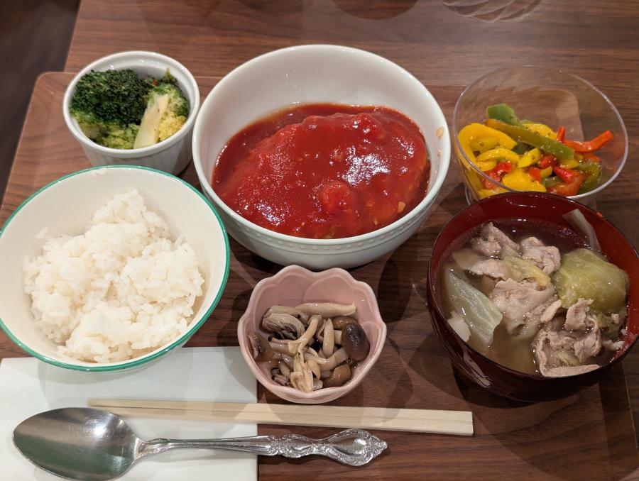 トマトハンバーグ定食