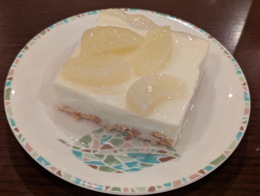 白桃とヨーグルトのムースケーキ