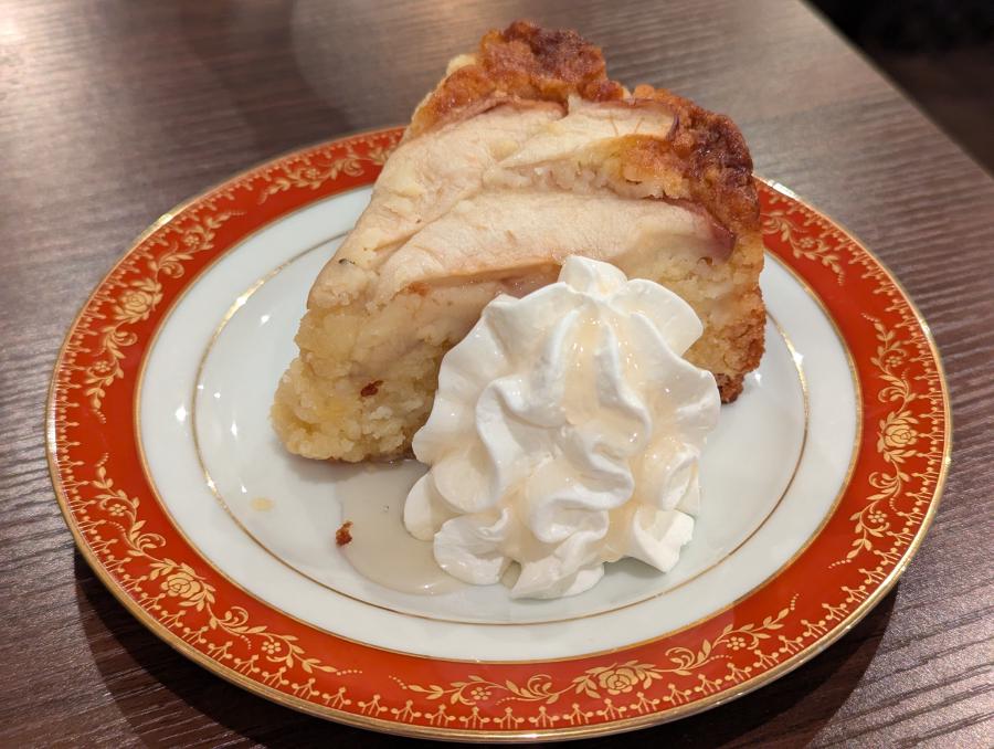 りんごとバターのケーキ(もちこ&かえで合作)